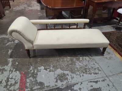 Chaise Lounge