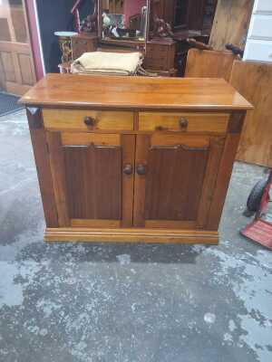 Chiffonier