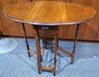 OAK TABLE