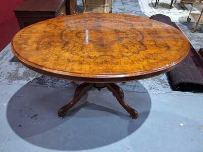 Loo Table