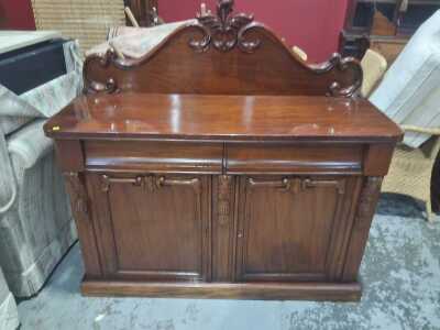 Chiffonier