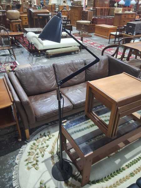 STANDARD LAMP