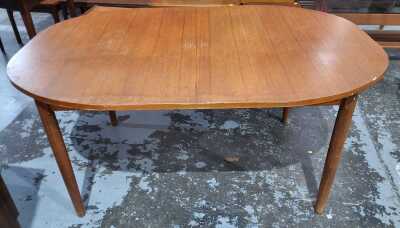 15 · DINING TABLE