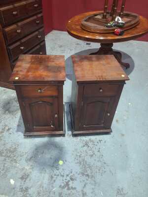 104 · BEDSIDE CABINETS