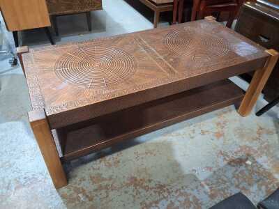 450 · COFFEE TABLE