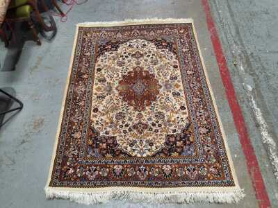 FLOOR RUG