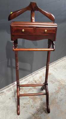 HARDWOID VALET STAND