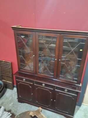 DISPLAY CABINET