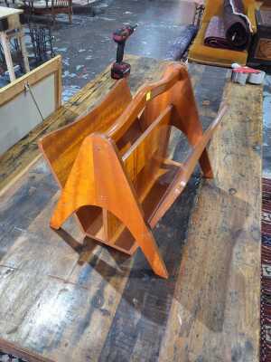 MAGAZINE RACK