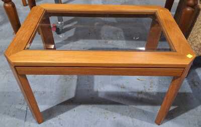 38 · LAMP TABLE