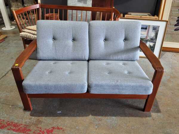 DANISH LOUNGE