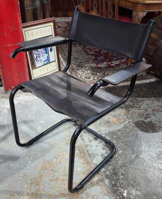 18 · ARMCHAIR