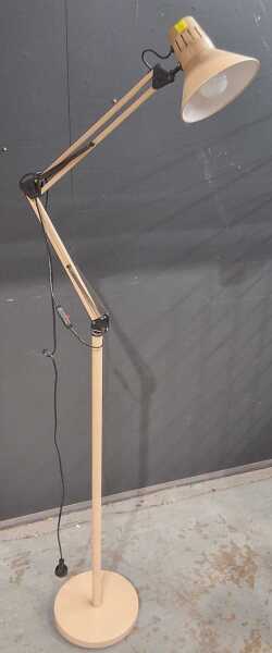 FLOOR LAMP