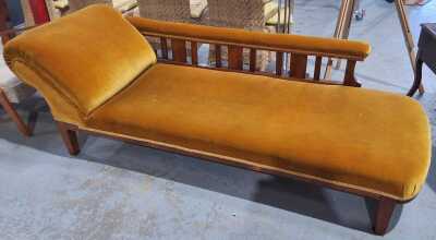 Chaise Lounge