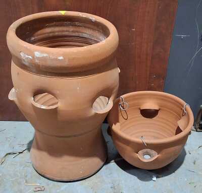 TERRACOTTA PLANTERS