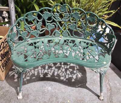 GARDEN BENCH