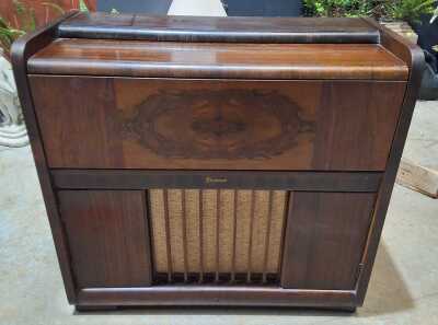 RADIOGRAM CABINET
