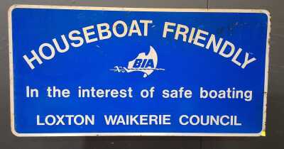 HOUSEBOAT SIGNAGE