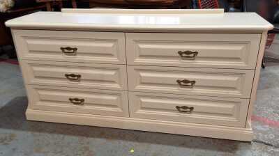 DRESSING CHEST