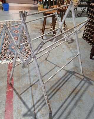 CLOTHES AIRER