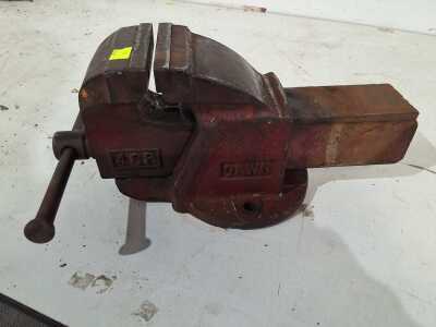 BENCH VICE