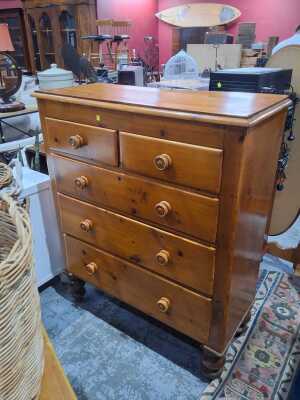 CHEST OF DRAWERS