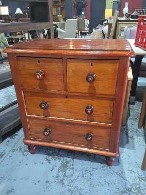 CHEST OF DRAWERS