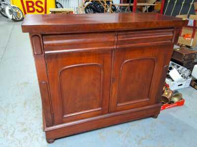 SIDEBOARD