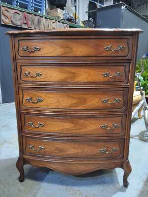 CHEST OF DRAWERS