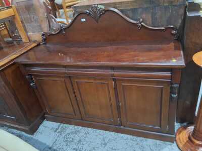 SIDEBOARD