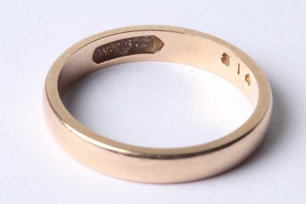 GOLD RING