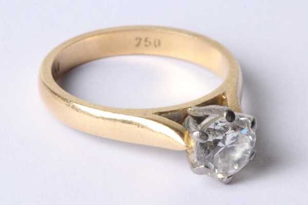 GOLD & DIAMOND RING