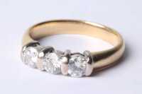 GOLD & DIAMOND RING