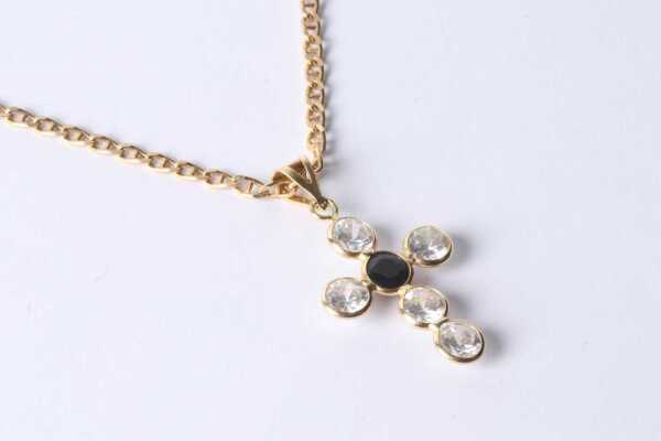 GOLD PENDANT & CHAIN