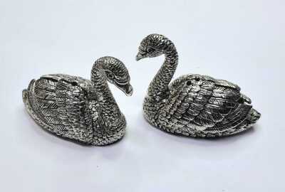 SALT & PEPPER SHAKERS