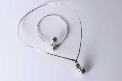 SILVER NECKLACE & BRACELET