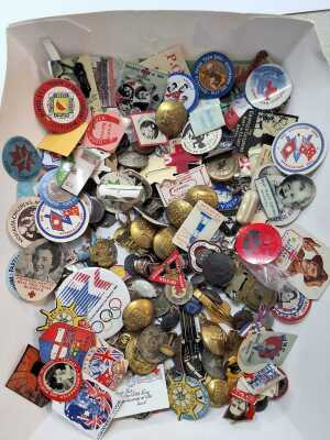 BUTTONS & BADGES