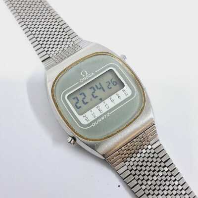 WRIST WATCH
