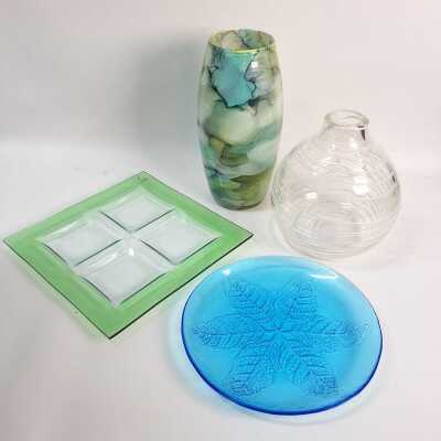 GLASS VASES & PLATES