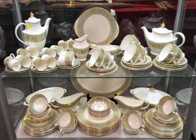 ROYAL DOULTON DINNER SERVICE
