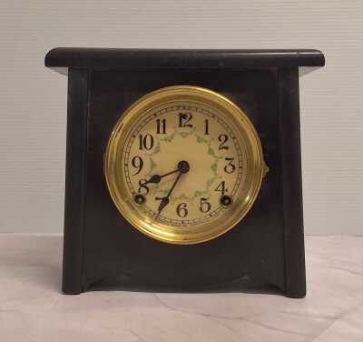 MANTEL CLOCK