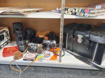 CAMERAS & CAMERA ACCESSORIES