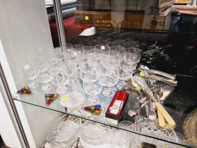 GLASSES AND FLATWARE