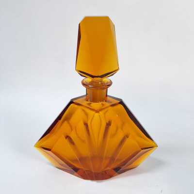DECANTER
