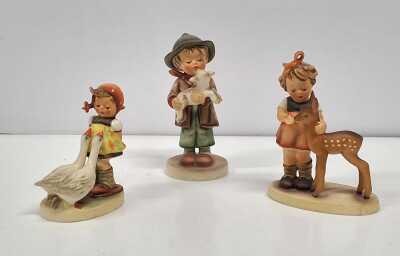 GOEBEL HŬMMEL FIGURES