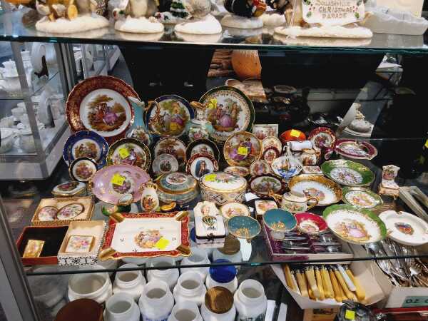 LIMOGES PORCELAIN