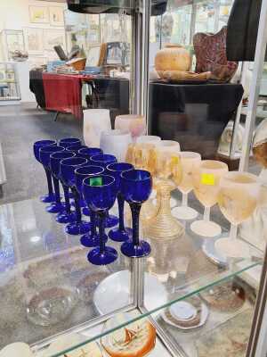 ASSORTED VINTAGE STEMWARE