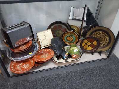 RETRO HOMEWARES