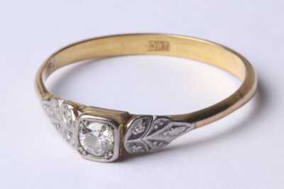 GOLD DIAMOND RING