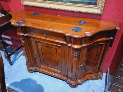 CONSOLE CABINET